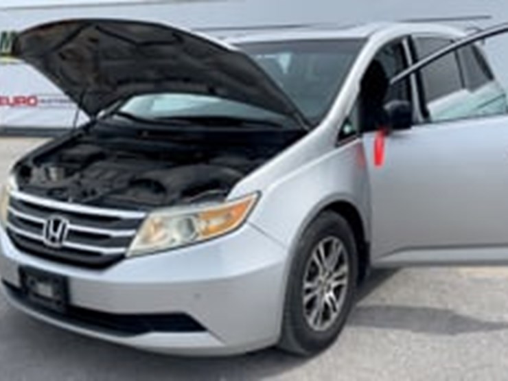 2011-honda-odyssey-image-9