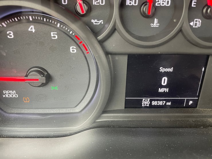 2021-chevrolet-3500-image-42