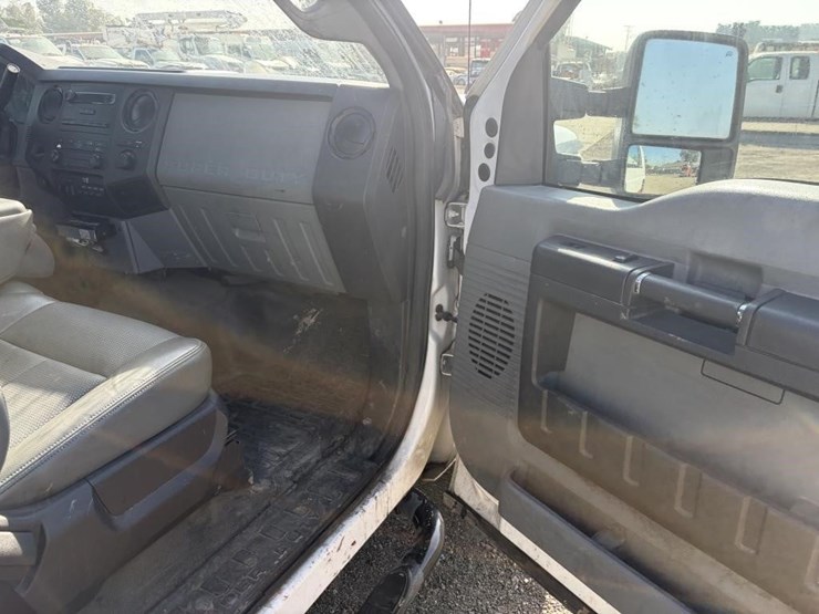 2014-ford-f350-sd-image-10