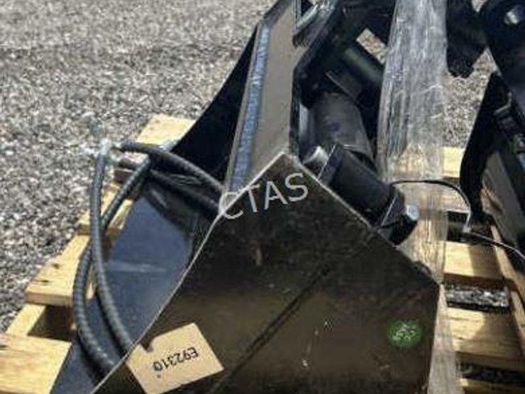 #42-•-24"-mini-excavator-hydraulic-tilting-bucket-image-2