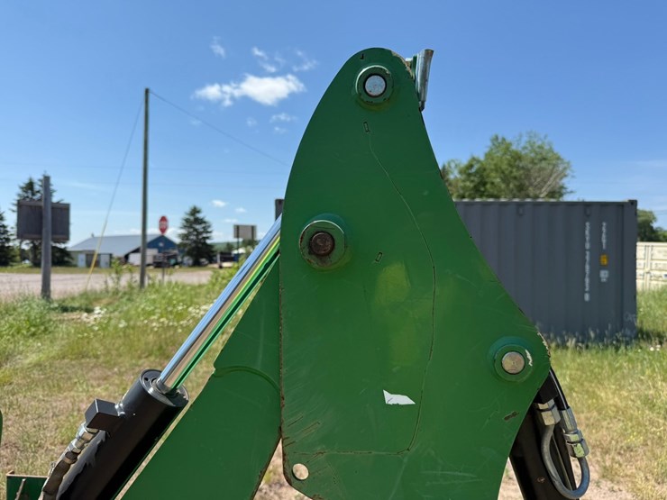 john-deere-3032e-image-42