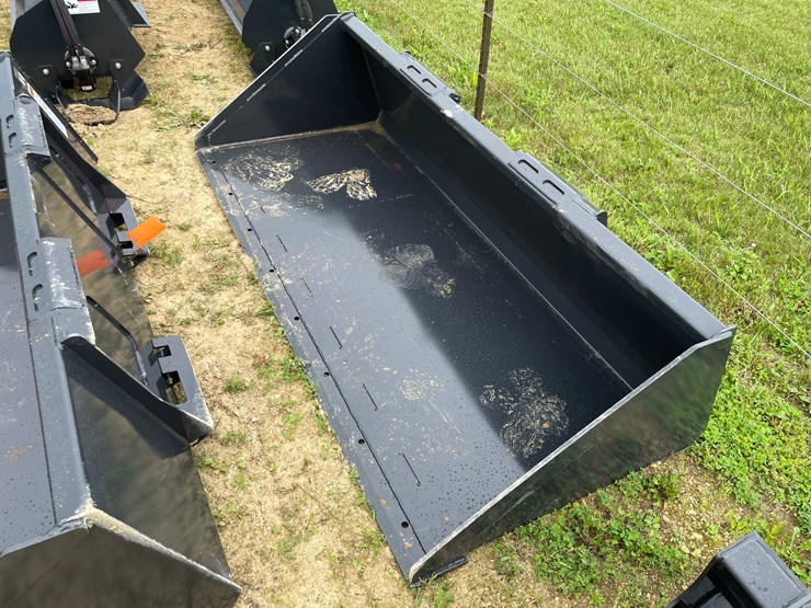 #2031-•-new-wolverine-skid-steer-84"-bucket-image-1
