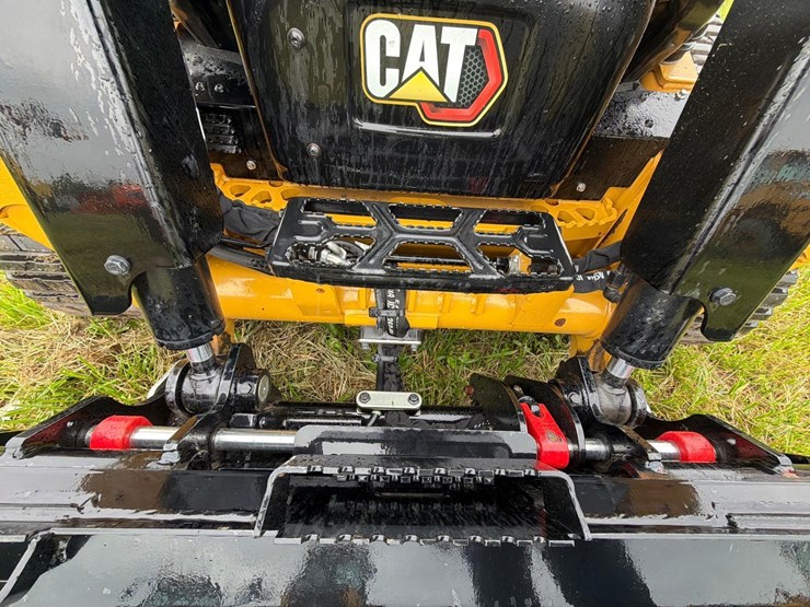 2026-caterpillar-255-image-18