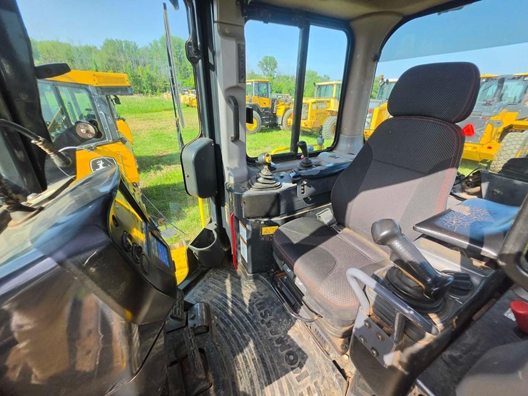komatsu-d65-image-24