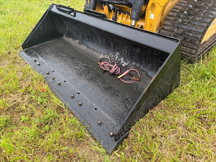 2025-caterpillar-255-image-17