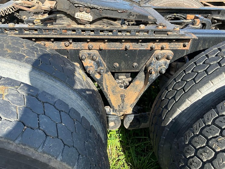 2021-kenworth-t880-image-10