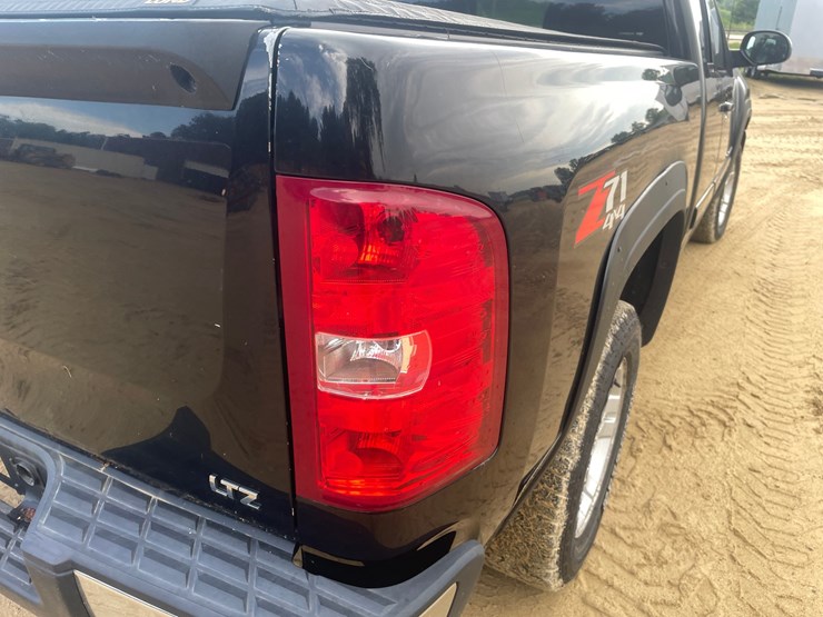 2008-chevrolet-k1500-image-28