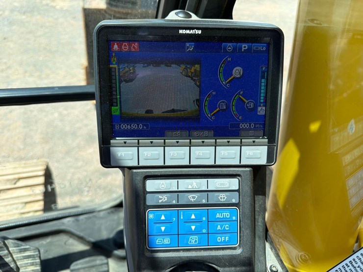 komatsu-pc238us-lc-11-image-30