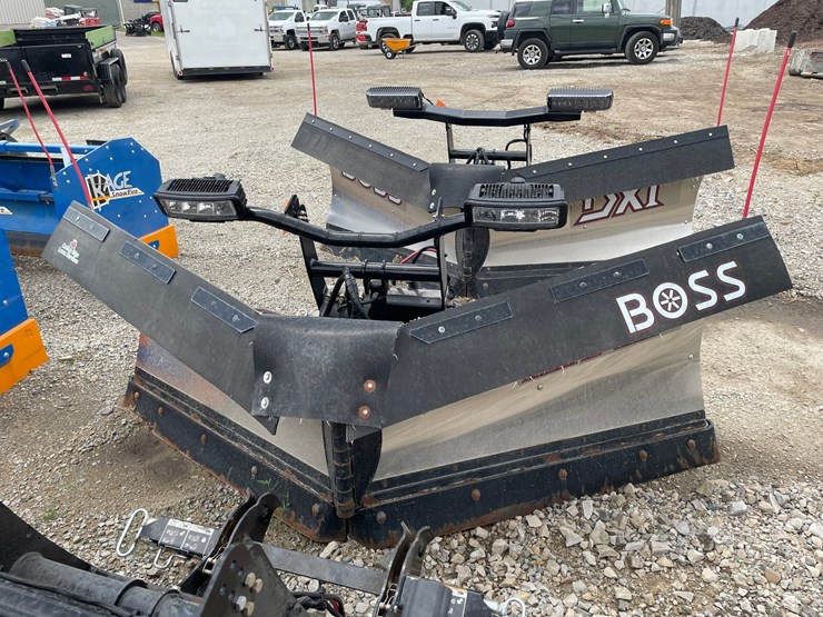 #4871-•-2022-boss-9'2"-stainless-dxt-v-plow-image-1