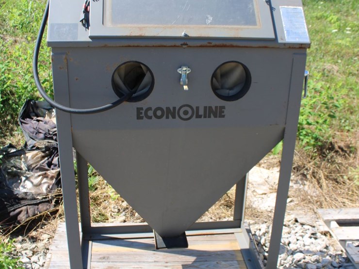 econoline-blast-cabinet-image-1