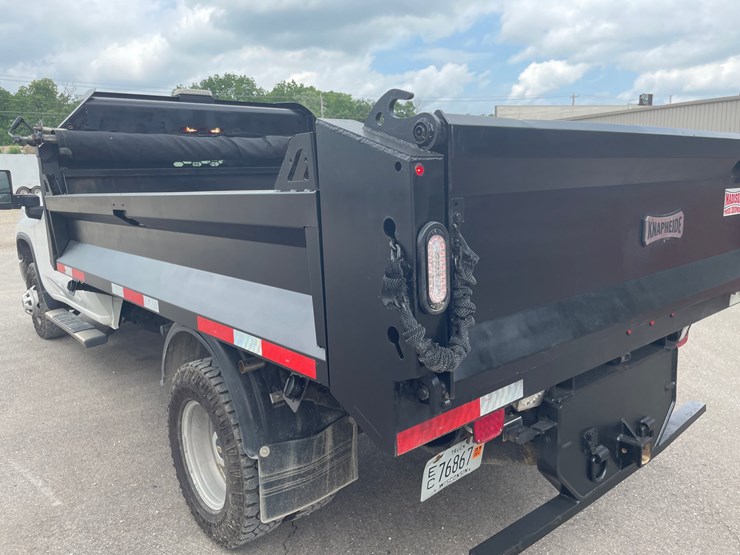 2021-chevrolet-3500-image-25