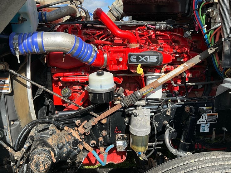 2021-kenworth-t880-image-23