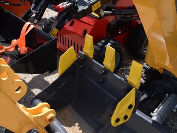 zj-12-mini-excavator-image-3