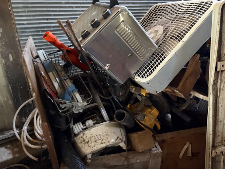 #8362-•-assorted-lot-image-10