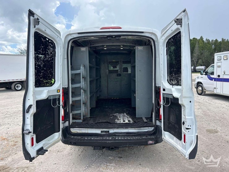2015-ford-transit-image-18