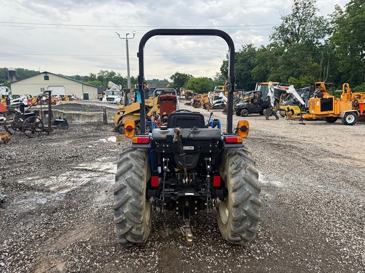 new-holland-workmaster-40-image-3