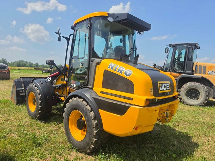 2021-jcb-409-image-6
