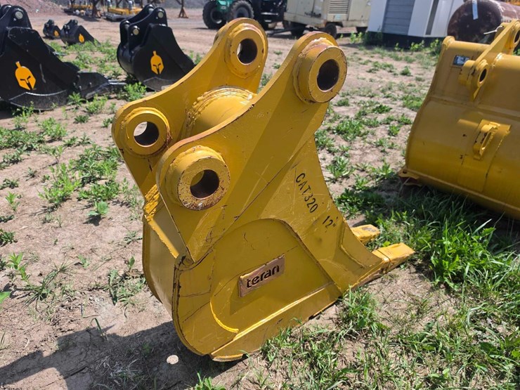 caterpillar-320-image-3