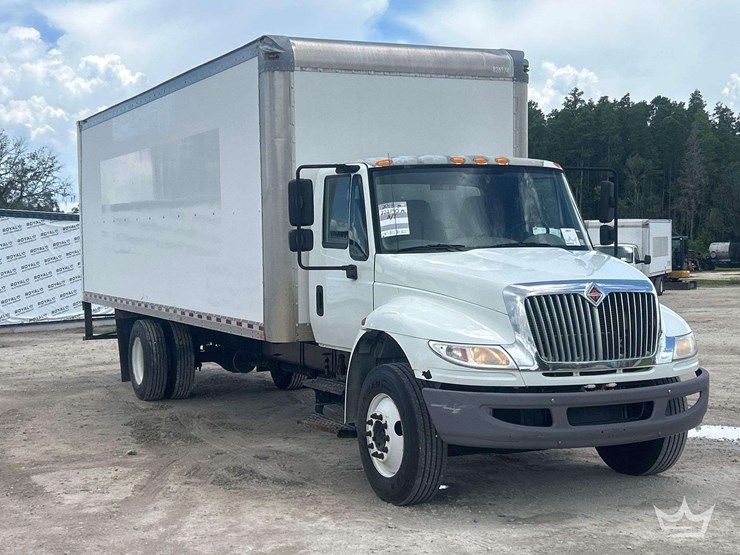 2018-international-durastar-4300-image-2