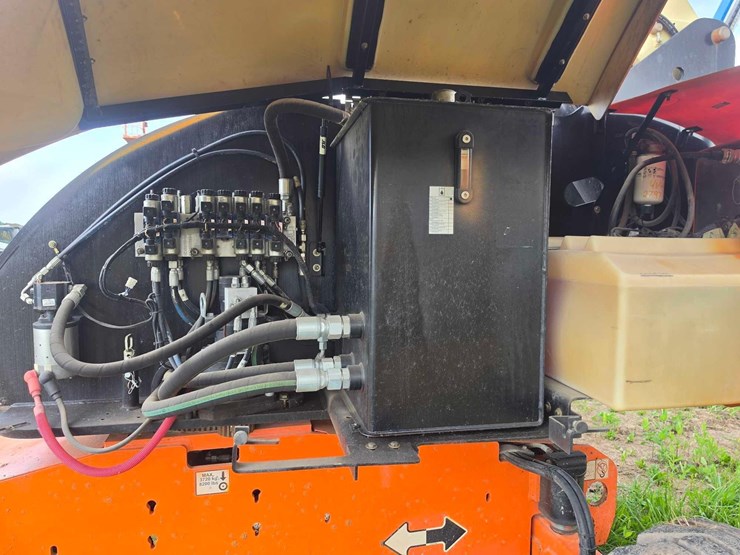 jlg-400s-image-12