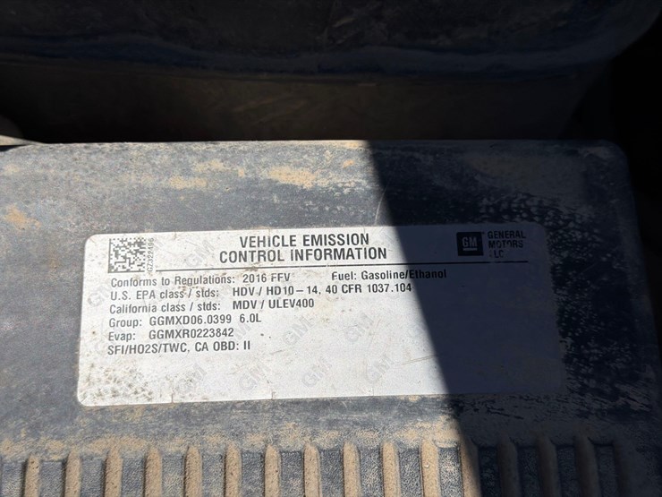 2016-chevrolet-3500-image-31