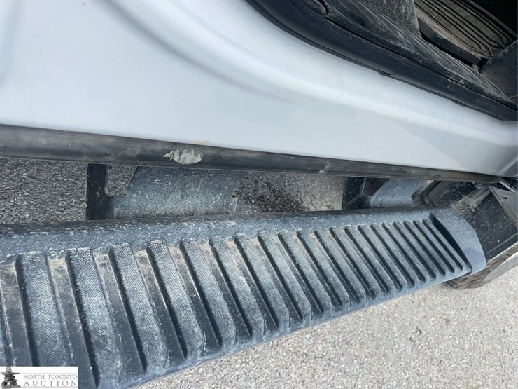 2021-ford-f250-image-27