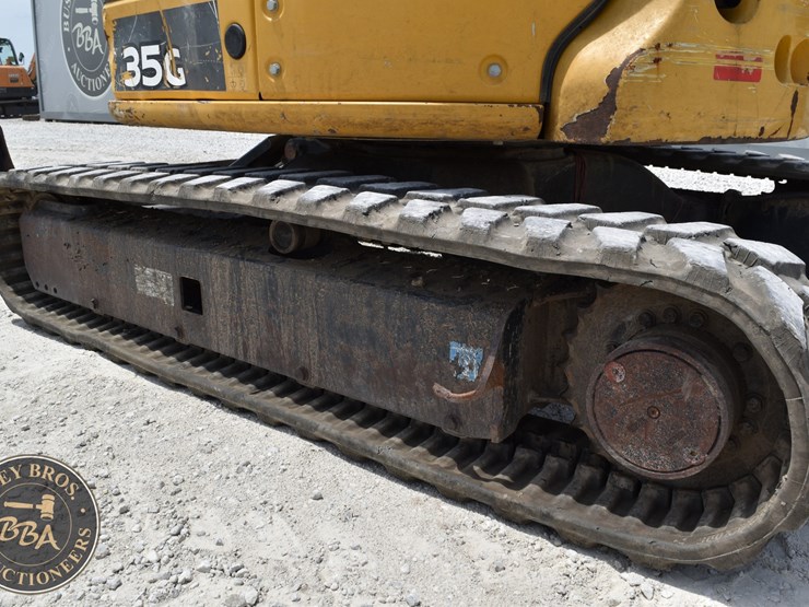 2020-deere-35g-image-41