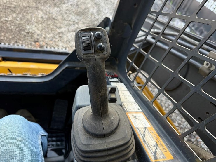 2019-deere-331g-image-21