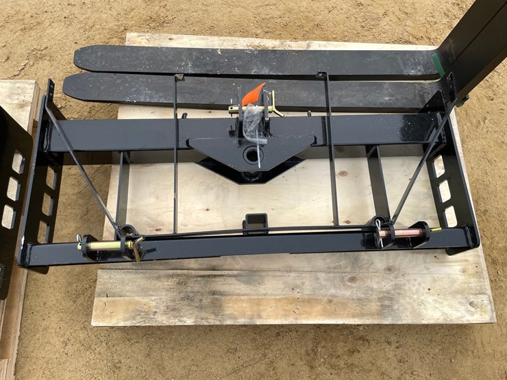 #2009-•-new-wolverine-3-point-tractor-fork-frame-with-forks-image-4