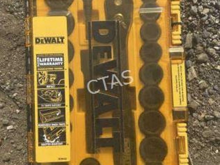 #106-•-dewalt-23-pc-1/2"-drive-impact-set-image-1