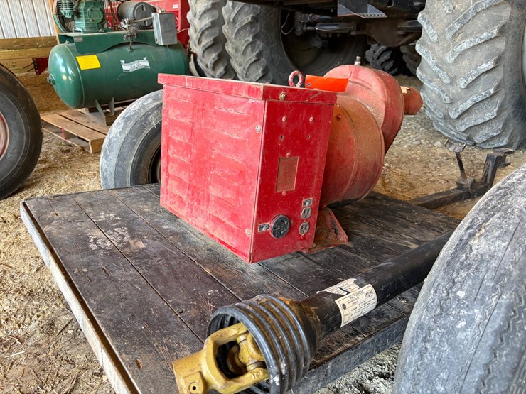 #8350-•-winpower-mfg-co-tractor-driven-alternator-image-4