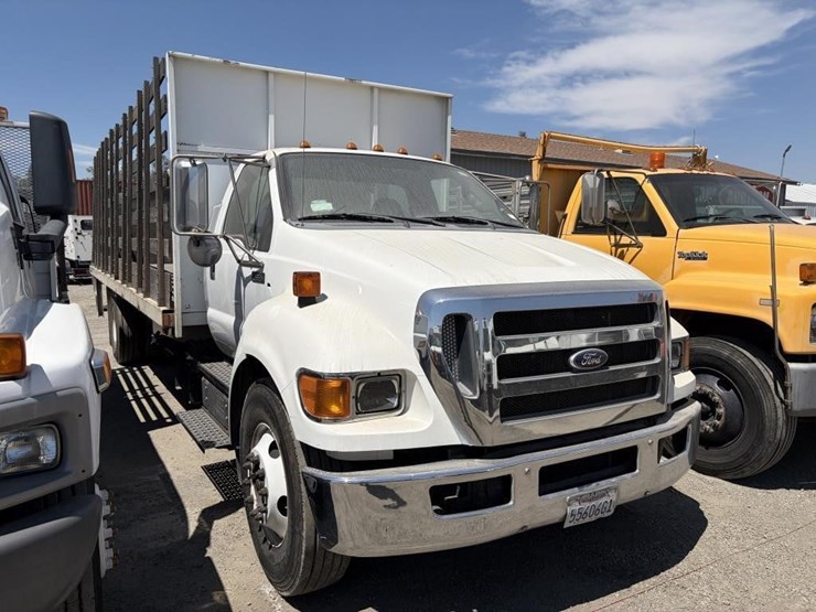 2012-ford-f650-image-2