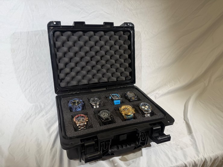 #84579-•-box-of-invicta-watches-image-2