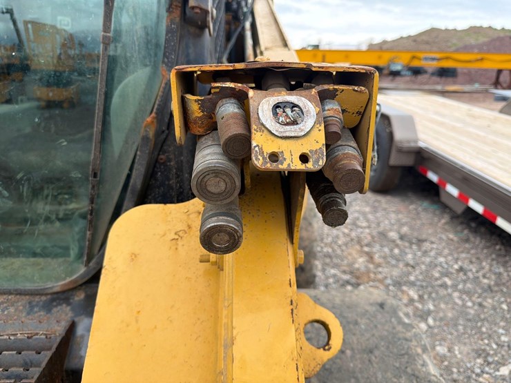caterpillar-256c-image-16