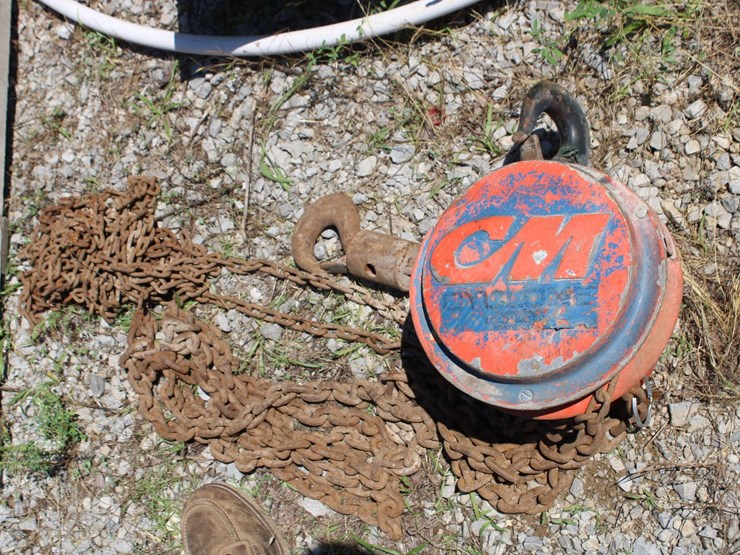 cm,-1-1/2-ton-chain-hoist-image-1