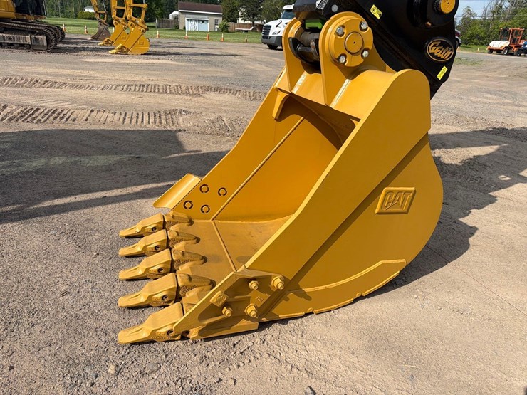 caterpillar-320-image-17