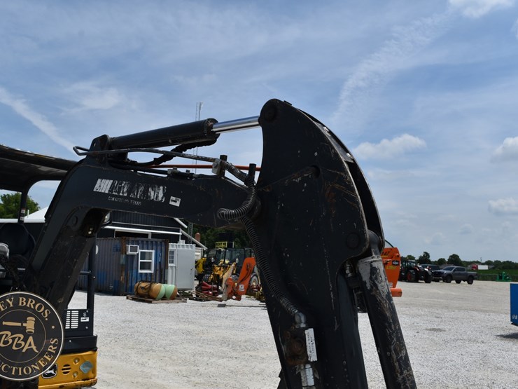2020-deere-35g-image-20