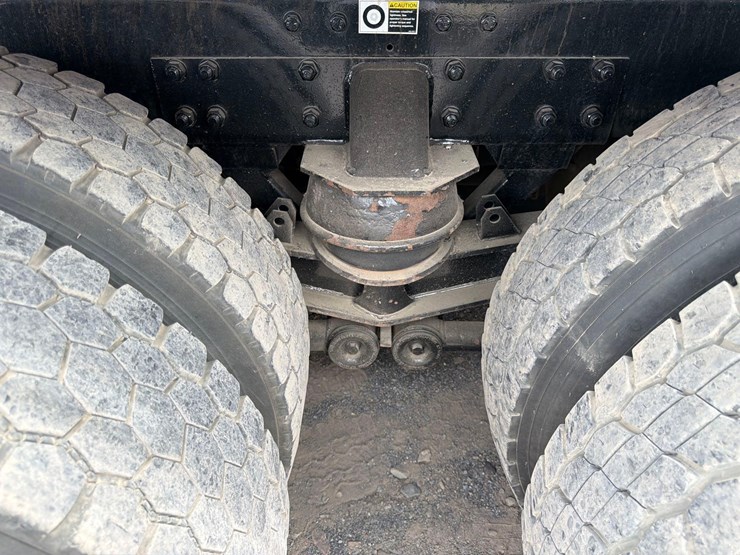 2016-kenworth-t880-image-13