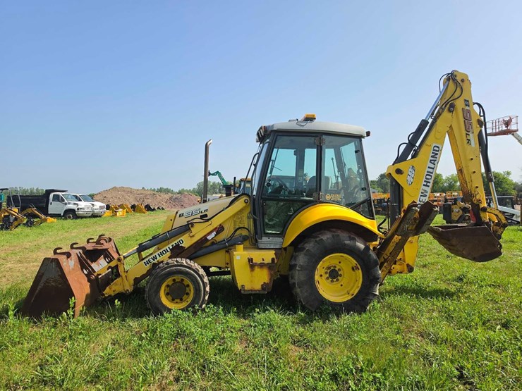new-holland-b95-image-1