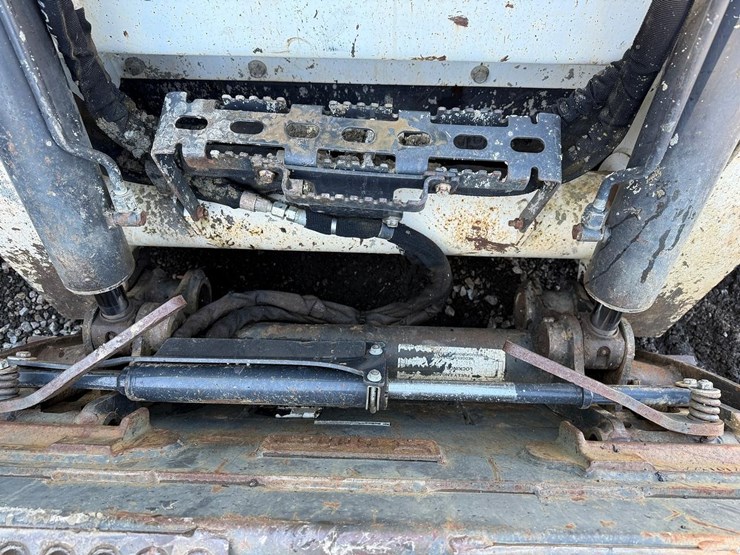 2019-bobcat-t740-image-10