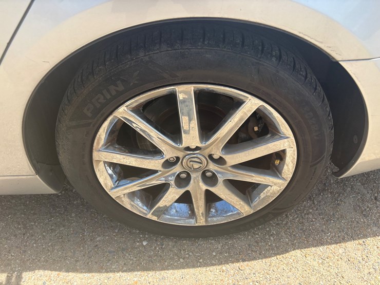 #84005-•-2005-lexus-gs300-image-3