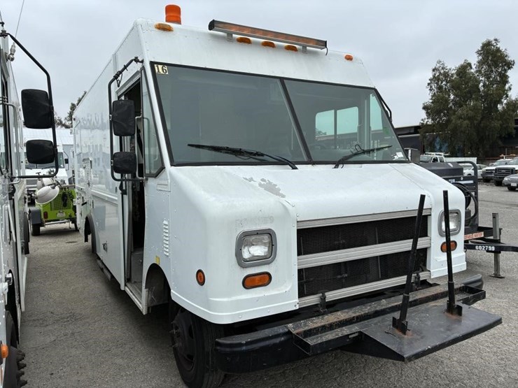 2002-workhorse-p42-image-2
