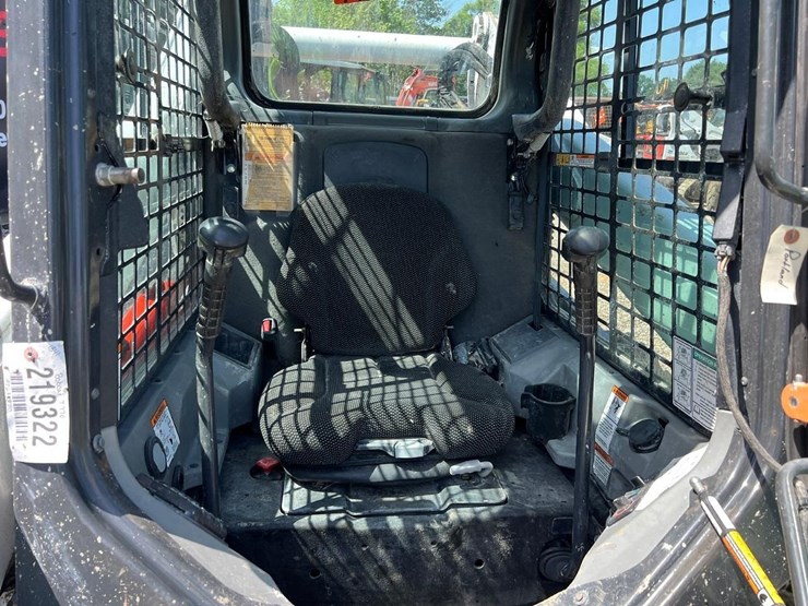 2023-bobcat-t770-image-17