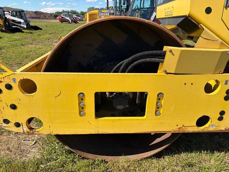 bomag-bw211d-40-image-8