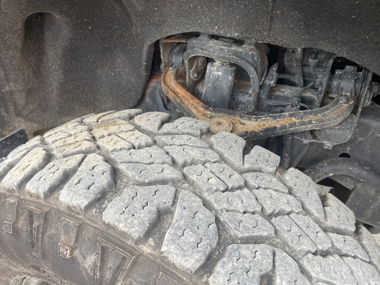 2021-chevrolet-3500-image-16