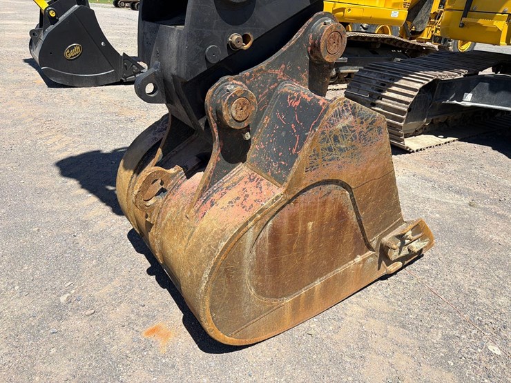 komatsu-pc238us-lc-11-image-19