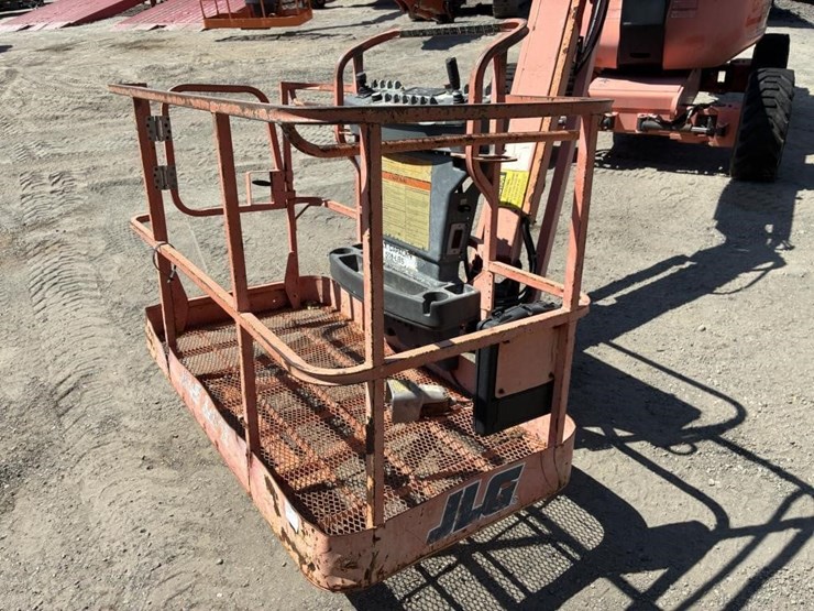 2005-jlg-600aj-image-5