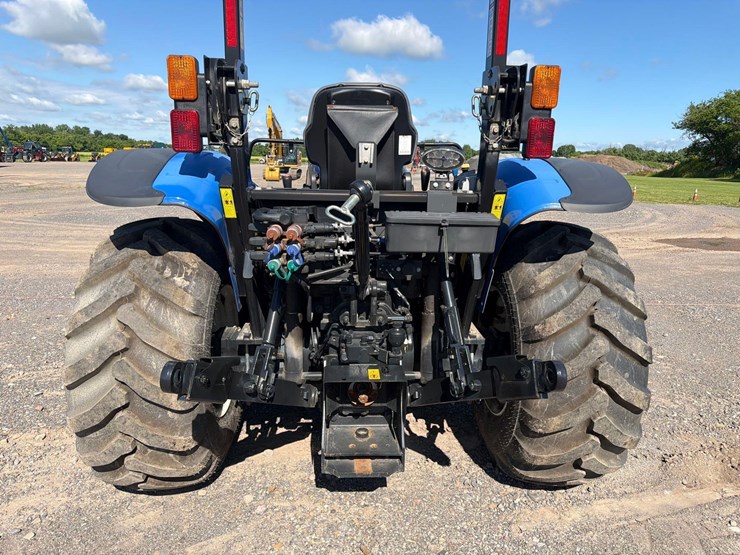 new-holland-workmaster-120-image-6