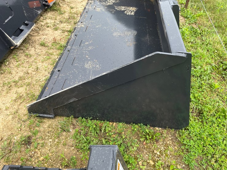 #2031-•-new-wolverine-skid-steer-84"-bucket-image-10