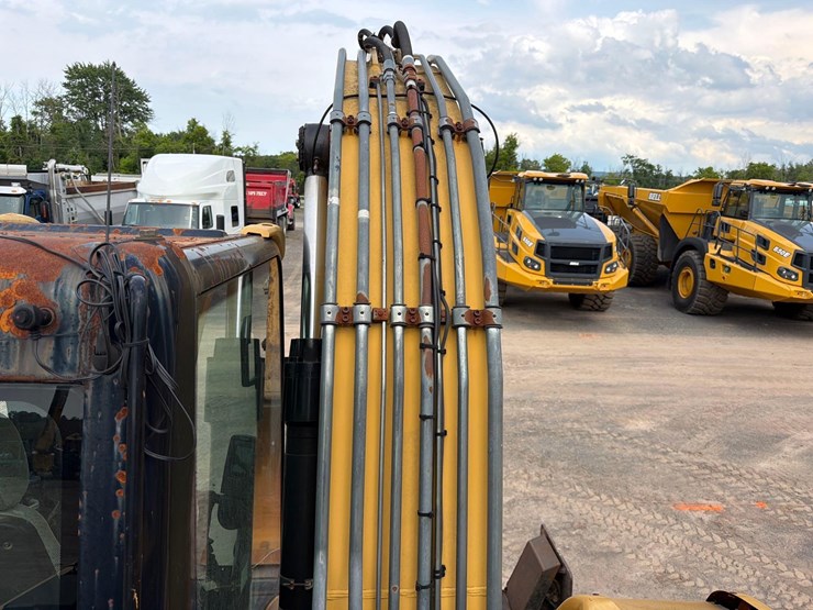 caterpillar-m318d-image-11